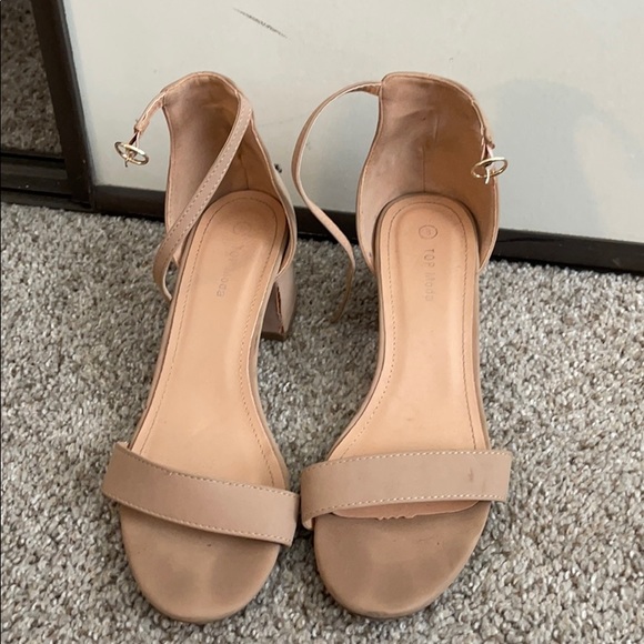 Tan short heels - Picture 2 of 3